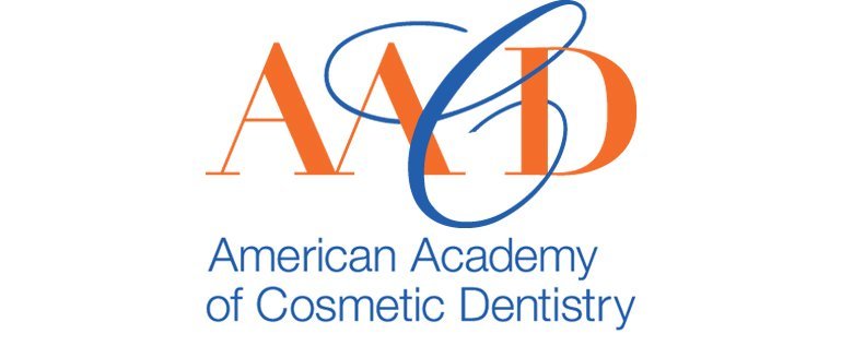 شعار الأكاديمية الأمريكية لتجميل الأسنان AACD